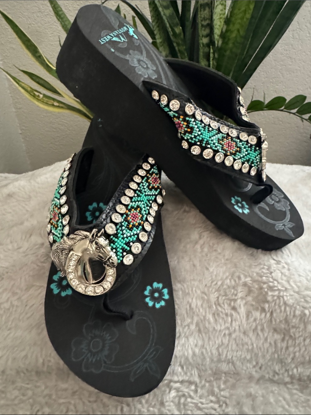 Montana West Black Wedge Beaded Rhinestone Horse Center Flip Flop Sandal Size 10